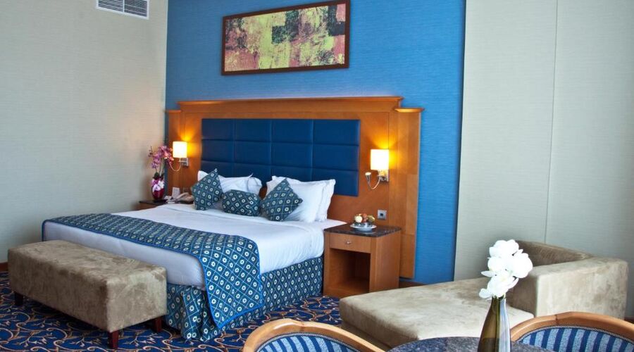 4* Grand Central & 4* Ramee Rose Vb.