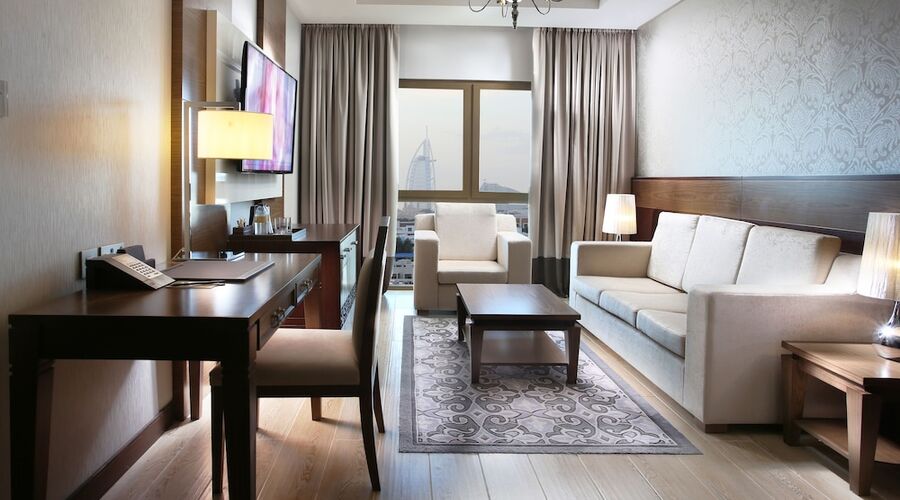 4* Metropolitan Hotel Dubai vb.