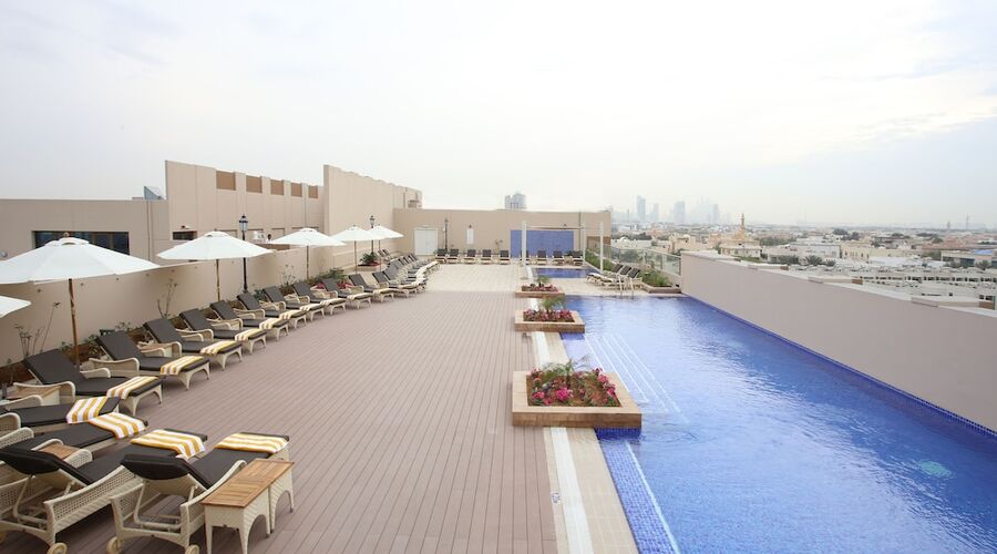 4* Metropolitan Hotel Dubai vb.
