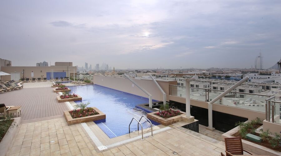 4* Metropolitan Hotel Dubai vb.