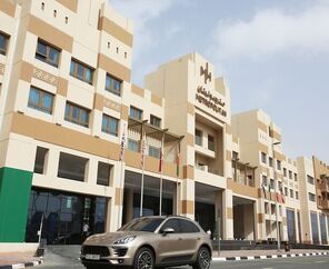 4* Metropolitan Hotel Dubai vb.